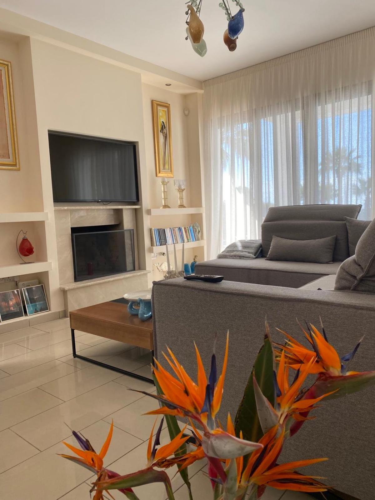 Ionion Beachfront Villa Ayia Napa Ngoại thất bức ảnh