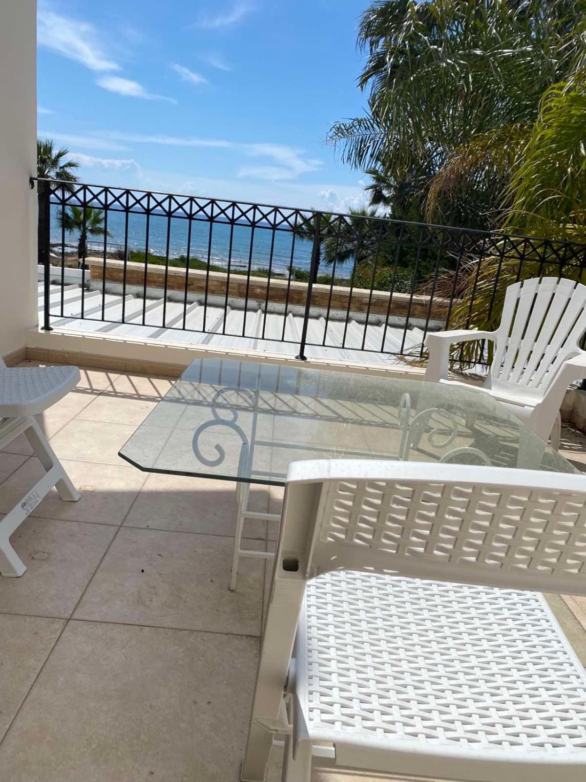 Ionion Beachfront Villa Ayia Napa Ngoại thất bức ảnh