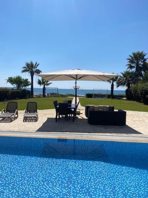 Ionion Beachfront Villa Ayia Napa Ngoại thất bức ảnh
