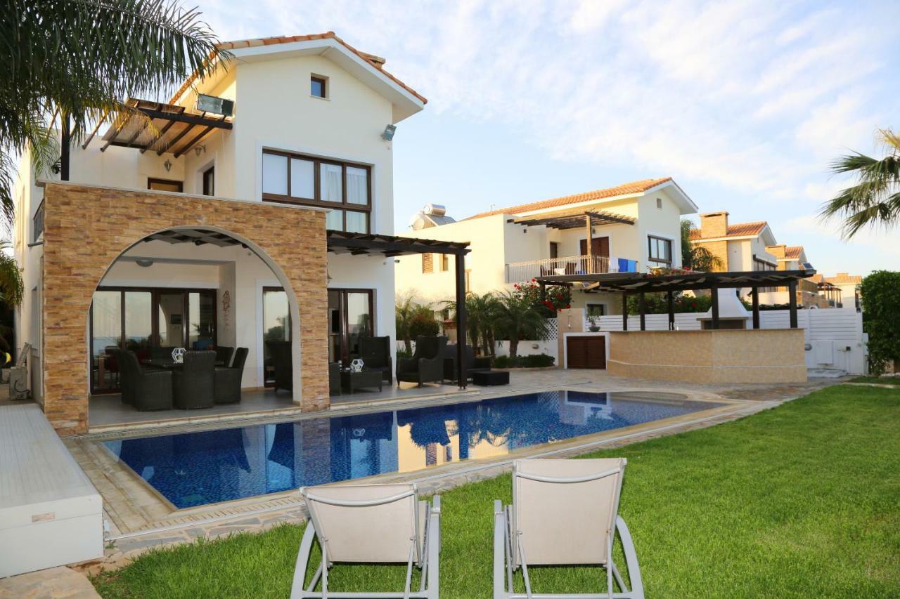 Ionion Beachfront Villa Ayia Napa Ngoại thất bức ảnh