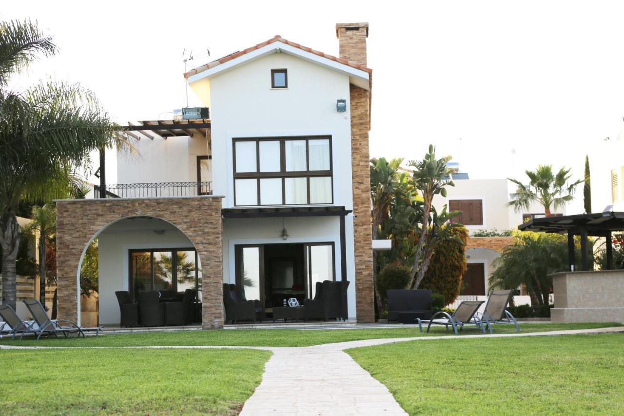 Ionion Beachfront Villa Ayia Napa Ngoại thất bức ảnh