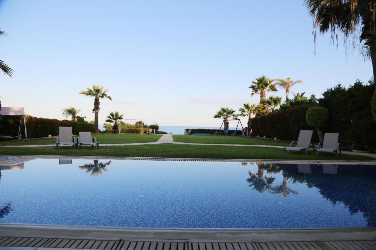 Ionion Beachfront Villa Ayia Napa Ngoại thất bức ảnh